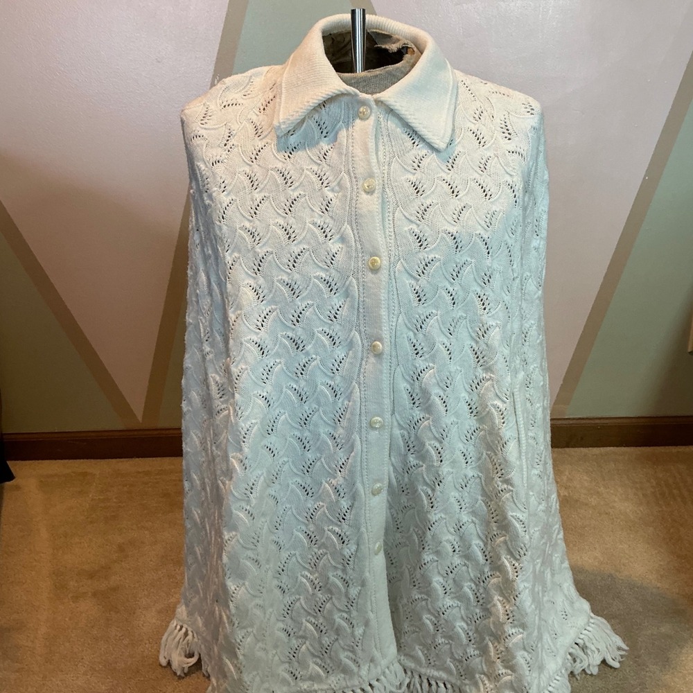 Vintage Cream Cable Knit Fringe Poncho‎ Cape Sweater Button Front Boho